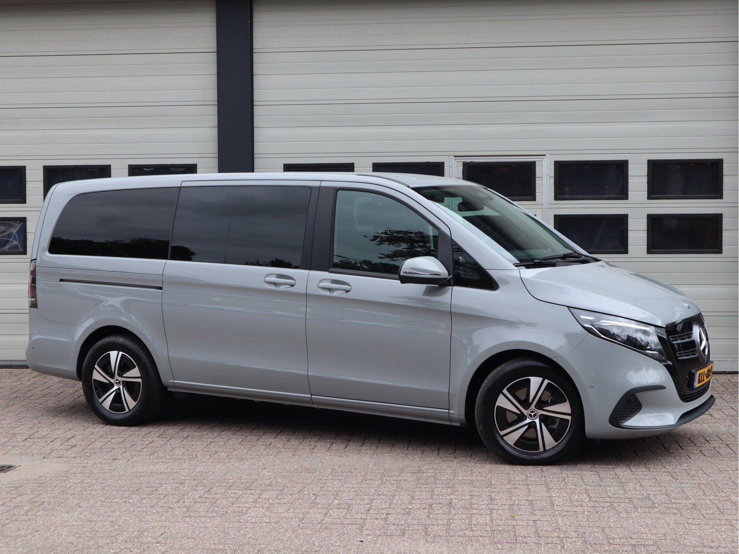 Mercedes-Benz EQV 300 90 kWh L2 - 8 Persoons 2+3+3 - Facelift