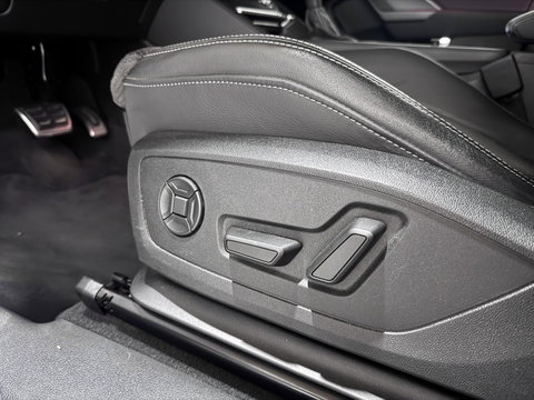Audi Q3 45 TFSIe S-Line Black Edition Pano Sonos Virtual Camera Trekh.