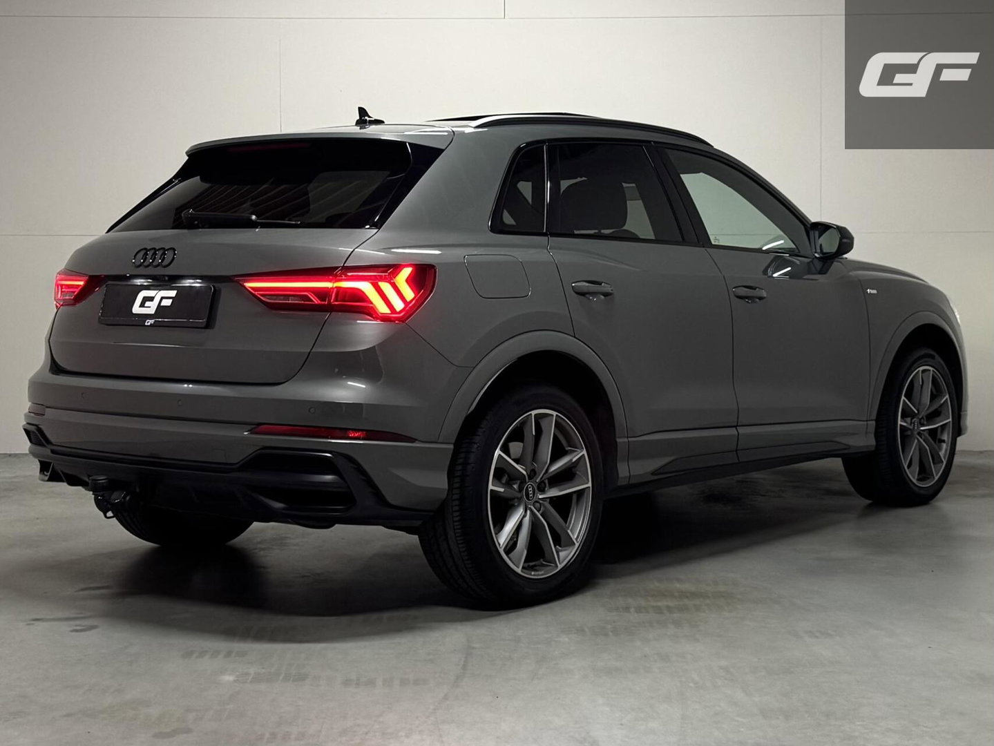 Audi Q3 45 TFSIe S-Line Black Edition Pano Sonos Virtual Camera Trekh.