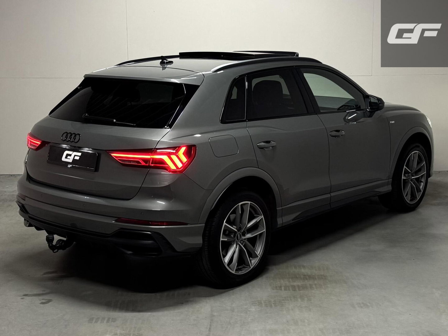 Audi Q3 45 TFSIe S-Line Black Edition Pano Sonos Virtual Camera Trekh.