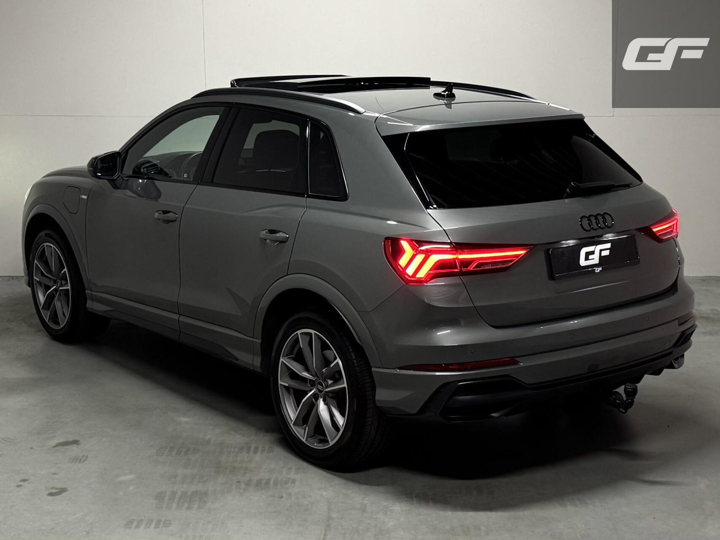 Audi Q3 45 TFSIe S-Line Black Edition Pano Sonos Virtual Camera Trekh.