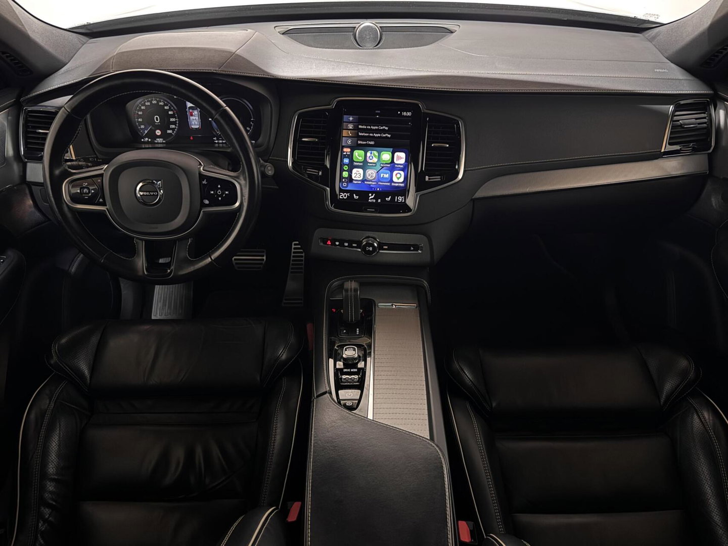 Volvo XC90 2.0 T8 Recharge AWD R-Design Pano B&W 360º Luchtvering Trekh.