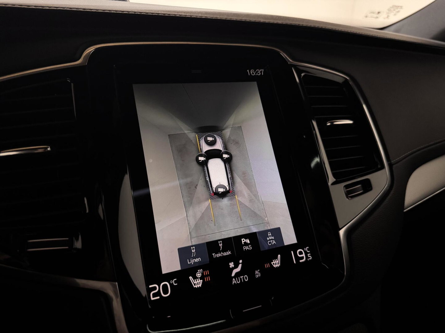 Volvo XC90 2.0 T8 Recharge AWD R-Design Pano B&W 360º Luchtvering Trekh.