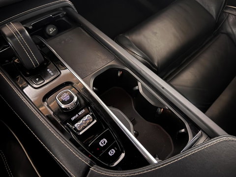 Volvo XC90 2.0 T8 Recharge AWD R-Design Pano B&W 360º Luchtvering Trekh.