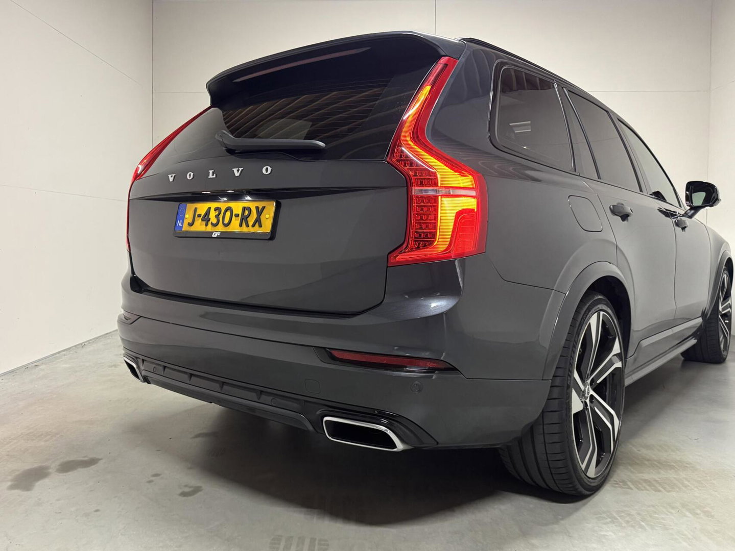 Volvo XC90 2.0 T8 Recharge AWD R-Design Pano B&W 360º Luchtvering Trekh.