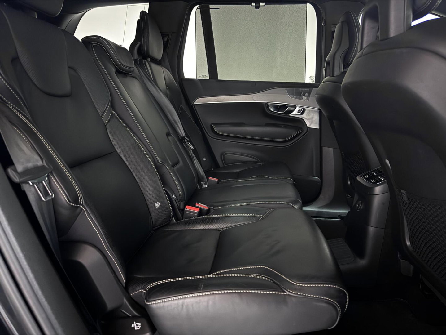 Volvo XC90 2.0 T8 Recharge AWD R-Design Pano B&W 360º Luchtvering Trekh.