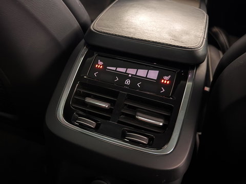 Volvo XC90 2.0 T8 Recharge AWD R-Design Pano B&W 360º Luchtvering Trekh.
