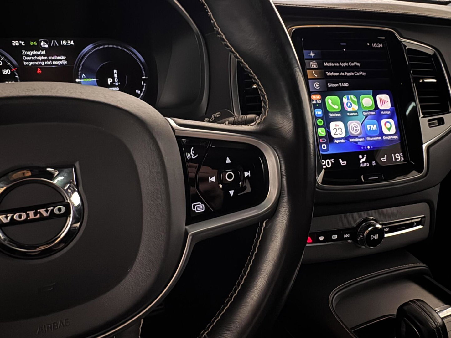 Volvo XC90 2.0 T8 Recharge AWD R-Design Pano B&W 360º Luchtvering Trekh.