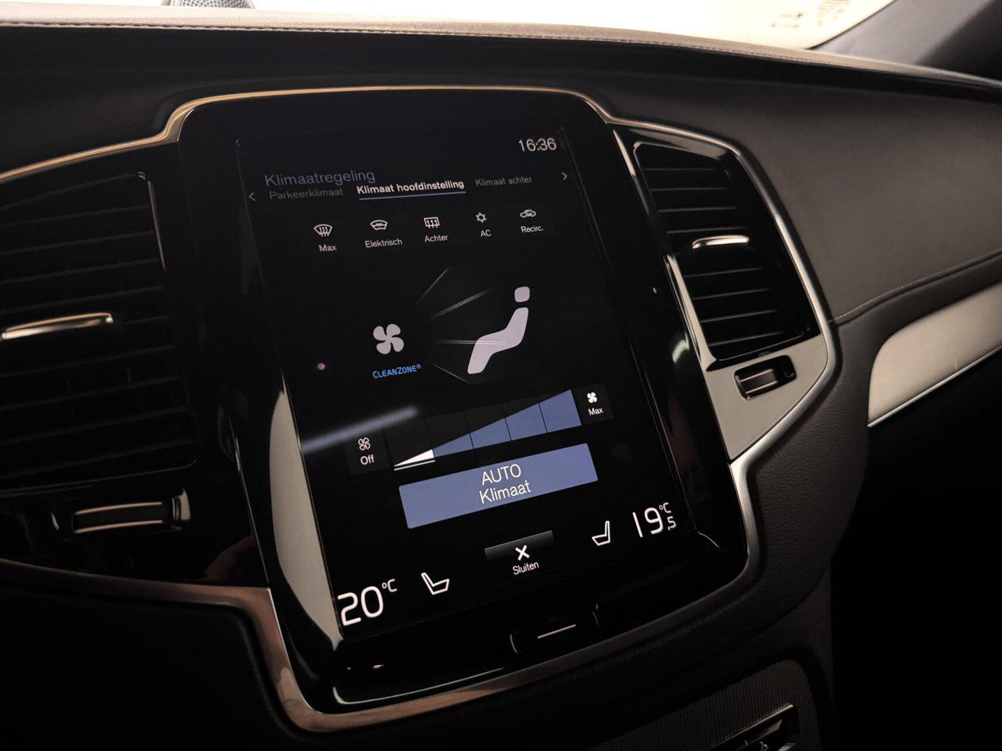 Volvo XC90 2.0 T8 Recharge AWD R-Design Pano B&W 360º Luchtvering Trekh.