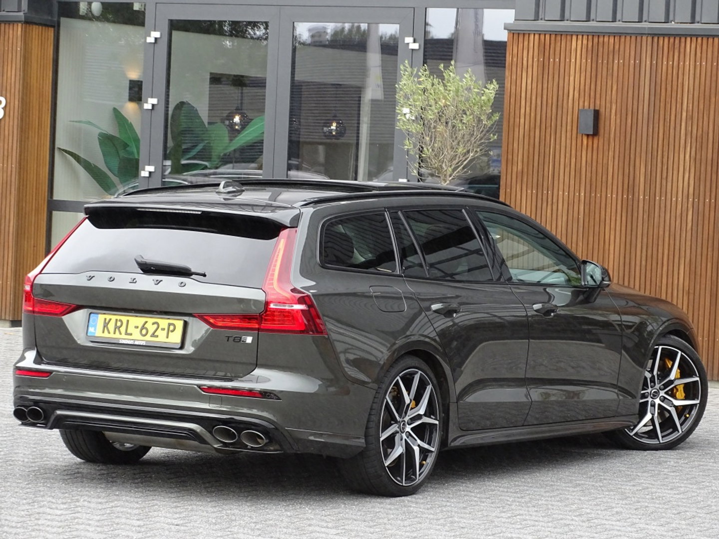 Volvo V60 T8 AWD 405PK Inscription Plug-In Hybrid / Heico Ed. / LED