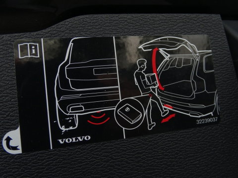 Volvo V60 T8 AWD 405PK Inscription Plug-In Hybrid / Heico Ed. / LED