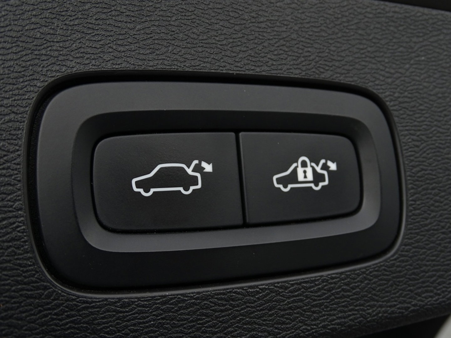 Volvo V60 T8 AWD 405PK Inscription Plug-In Hybrid / Heico Ed. / LED