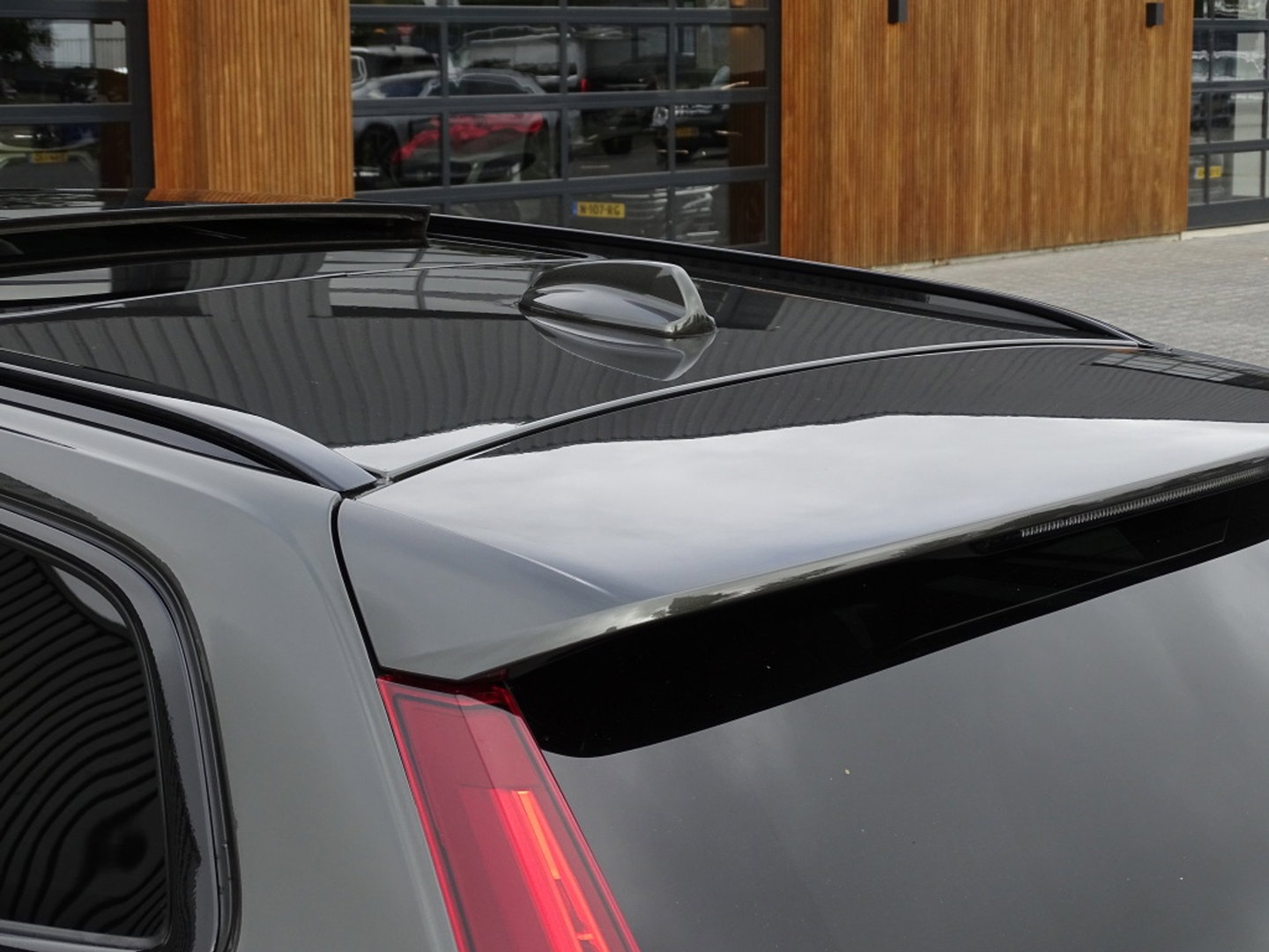 Volvo V60 T8 AWD 405PK Inscription Plug-In Hybrid / Heico Ed. / LED