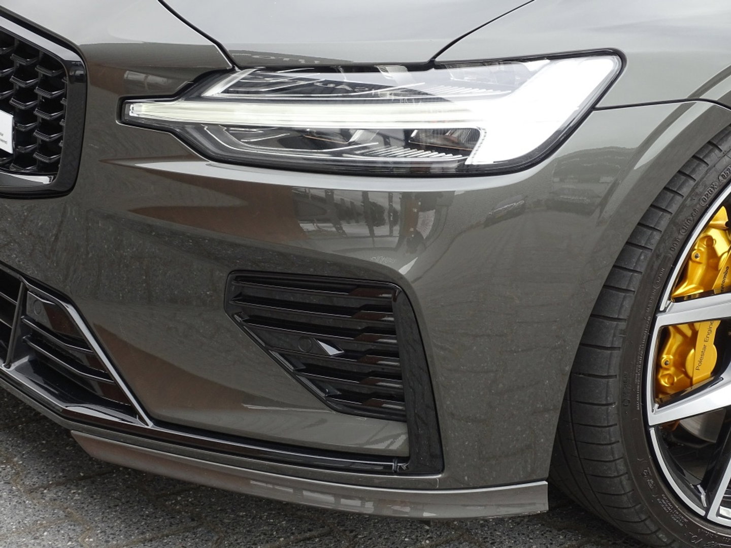 Volvo V60 T8 AWD 405PK Inscription Plug-In Hybrid / Heico Ed. / LED