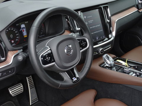 Volvo V60 T8 AWD 405PK Inscription Plug-In Hybrid / Heico Ed. / LED