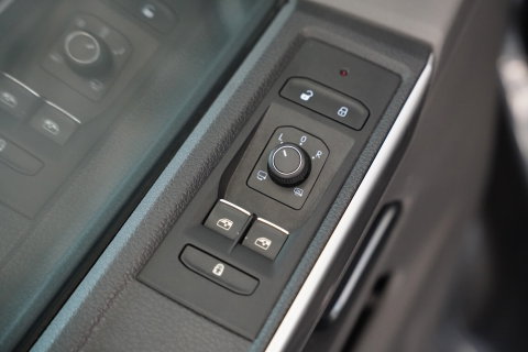 Volkswagen Transporter 2.0 TDI L2H1 30 DC Bulli ABT-uitgevoerd PDC ACC Leder NAP Sidebars