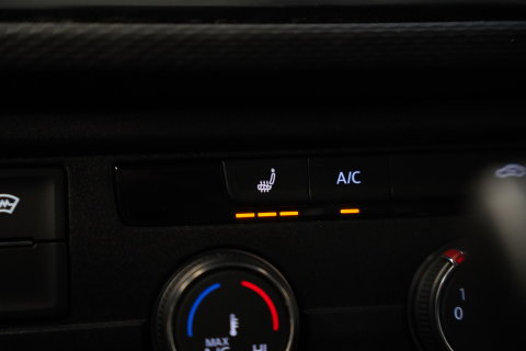 Volkswagen Transporter 2.0 TDI L2H1 30 DC Bulli ABT-uitgevoerd PDC ACC Leder NAP Sidebars