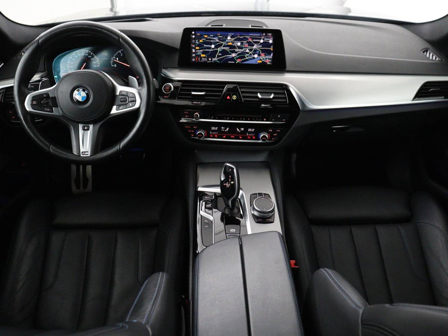 BMW 5 Serie Touring 530i xDrive M-sport High Executive | Panoramadak | Trekhaak | Head-up | 360 camera | Carplay | Harman/Kardon | Leder | Stuur/stoel verwarming | Virtual Dashboard | Cruise control |