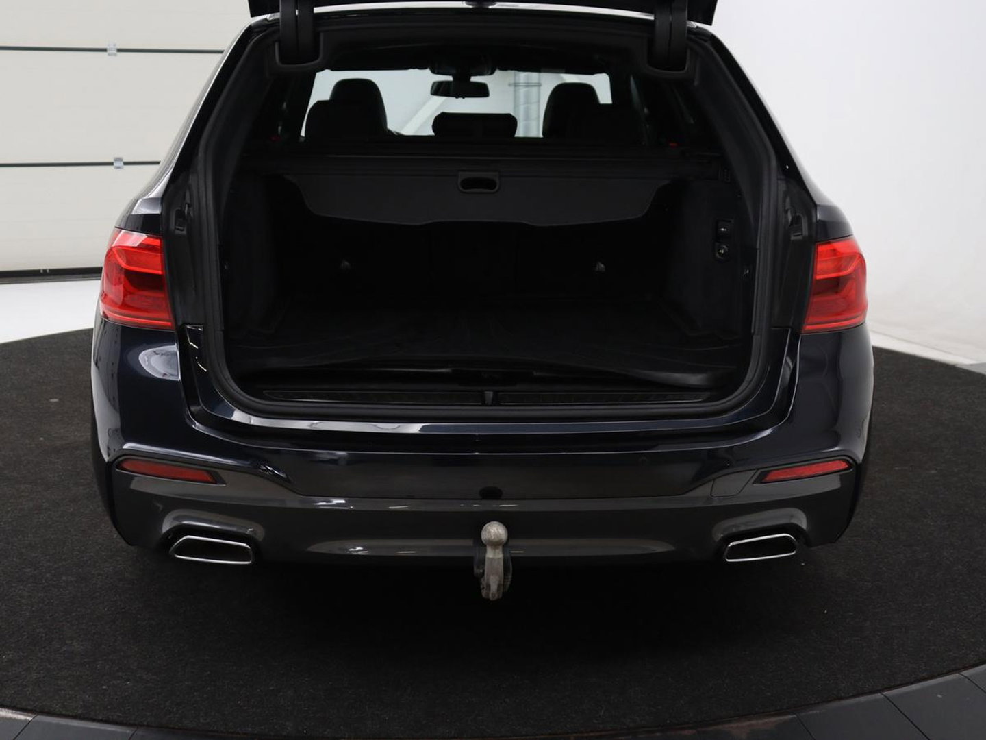 BMW 5 Serie Touring 530i xDrive M-sport High Executive | Panoramadak | Trekhaak | Head-up | 360 camera | Carplay | Harman/Kardon | Leder | Stuur/stoel verwarming | Virtual Dashboard | Cruise control |
