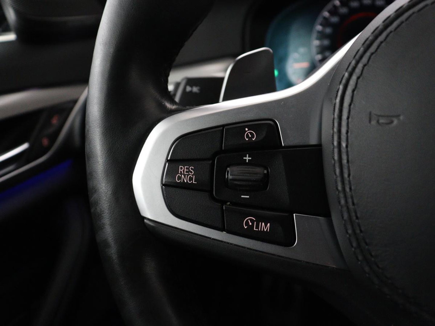 BMW 5 Serie Touring 530i xDrive M-sport High Executive | Panoramadak | Trekhaak | Head-up | 360 camera | Carplay | Harman/Kardon | Leder | Stuur/stoel verwarming | Virtual Dashboard | Cruise control |