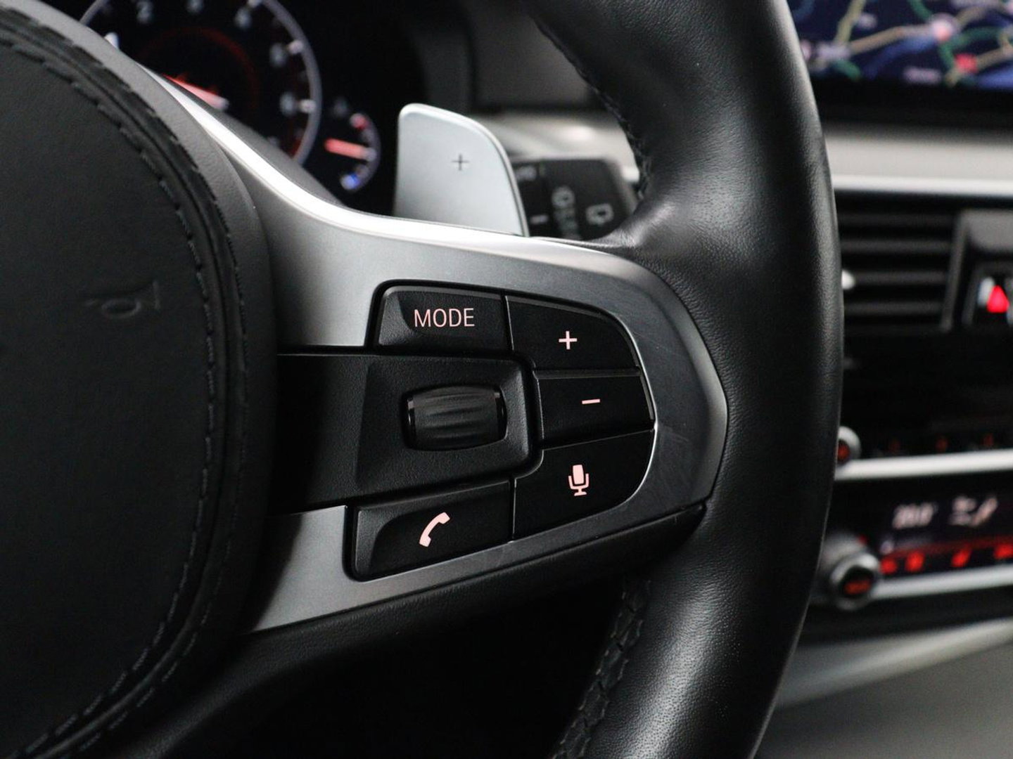 BMW 5 Serie Touring 530i xDrive M-sport High Executive | Panoramadak | Trekhaak | Head-up | 360 camera | Carplay | Harman/Kardon | Leder | Stuur/stoel verwarming | Virtual Dashboard | Cruise control |