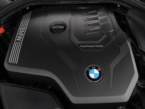 BMW 5 Serie Touring 530i xDrive M-sport High Executive | Panoramadak | Trekhaak | Head-up | 360 camera | Carplay | Harman/Kardon | Leder | Stuur/stoel verwarming | Virtual Dashboard | Cruise control |