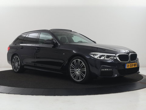 BMW 5 Serie Touring 530i xDrive M-sport High Executive | Panoramadak | Trekhaak | Head-up | 360 camera | Carplay | Harman/Kardon | Leder | Stuur/stoel verwarming | Virtual Dashboard | Cruise control |