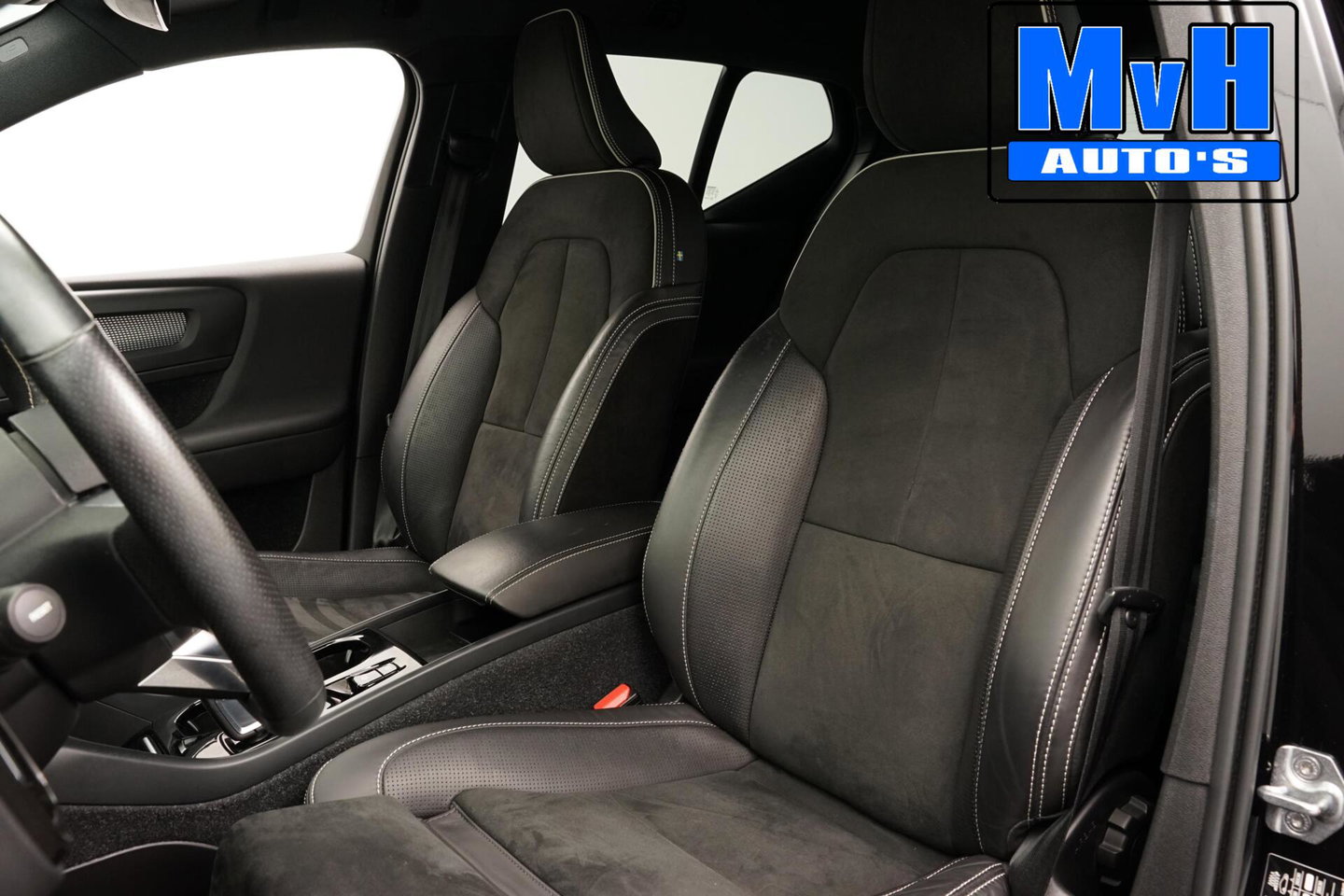 Volvo XC40 1.5 T5 PHEV R-Design|H/K|STUUR.STOELVW|CAM|SOH86%