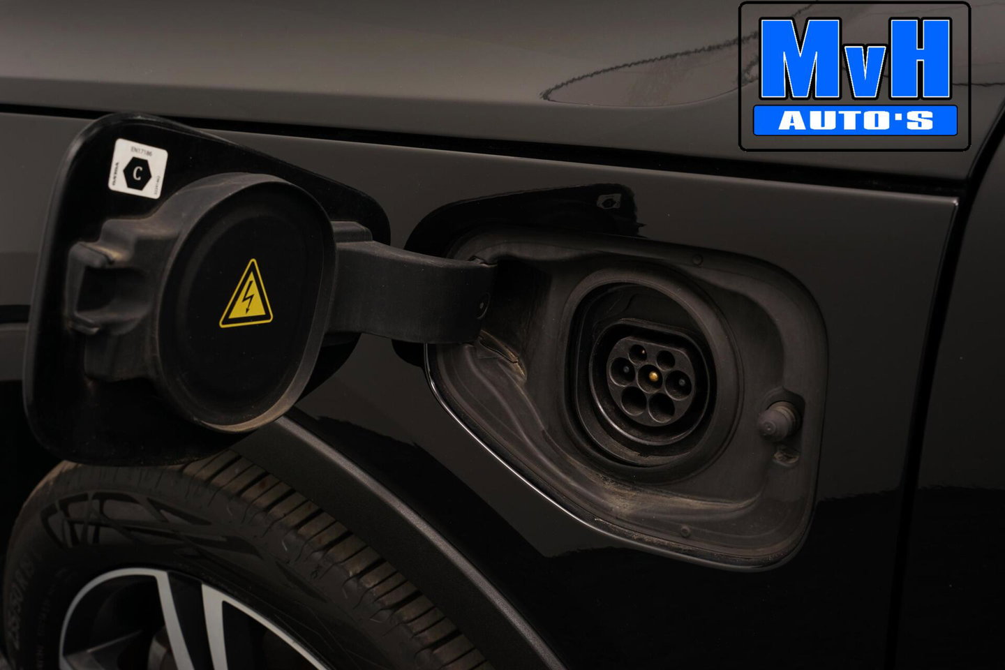 Volvo XC40 1.5 T5 PHEV R-Design|H/K|STUUR.STOELVW|CAM|SOH86%