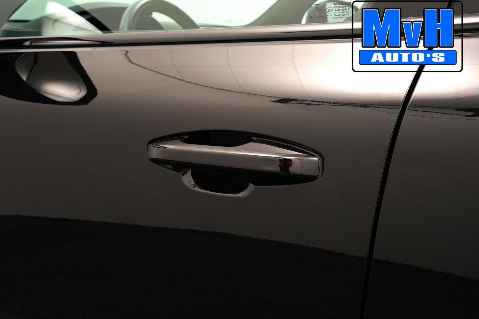 Volvo XC40 1.5 T5 PHEV R-Design|H/K|STUUR.STOELVW|CAM|SOH86%