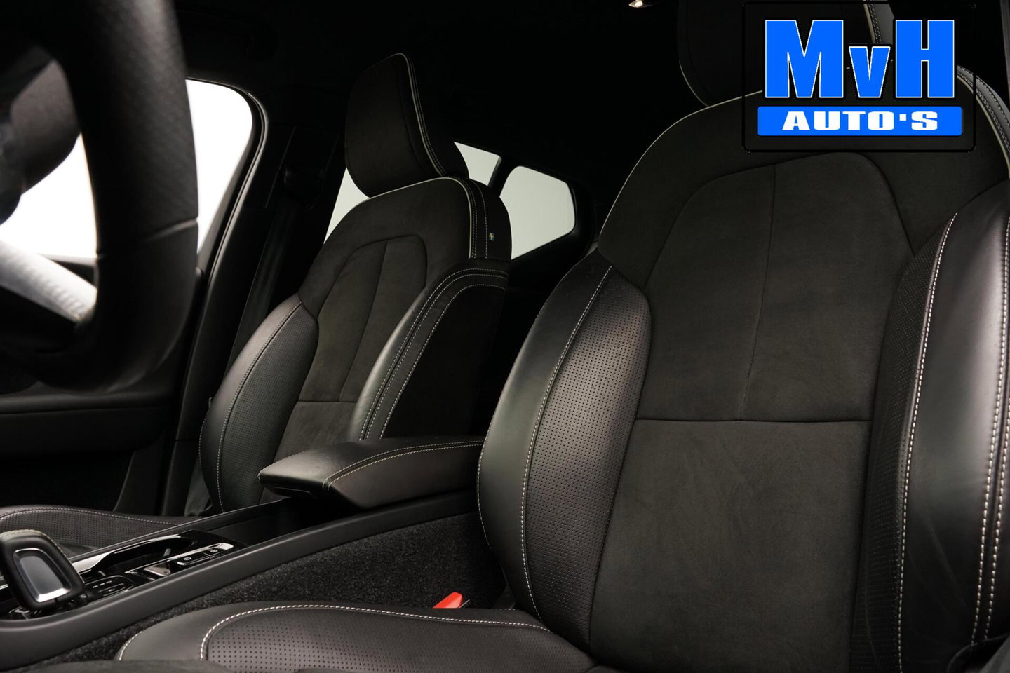 Volvo XC40 1.5 T5 PHEV R-Design|H/K|STUUR.STOELVW|CAM|SOH86%