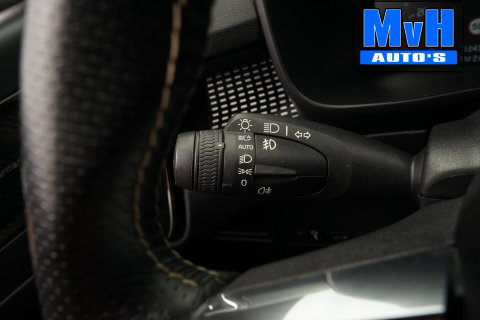 Volvo XC40 1.5 T5 PHEV R-Design|H/K|STUUR.STOELVW|CAM|SOH86%