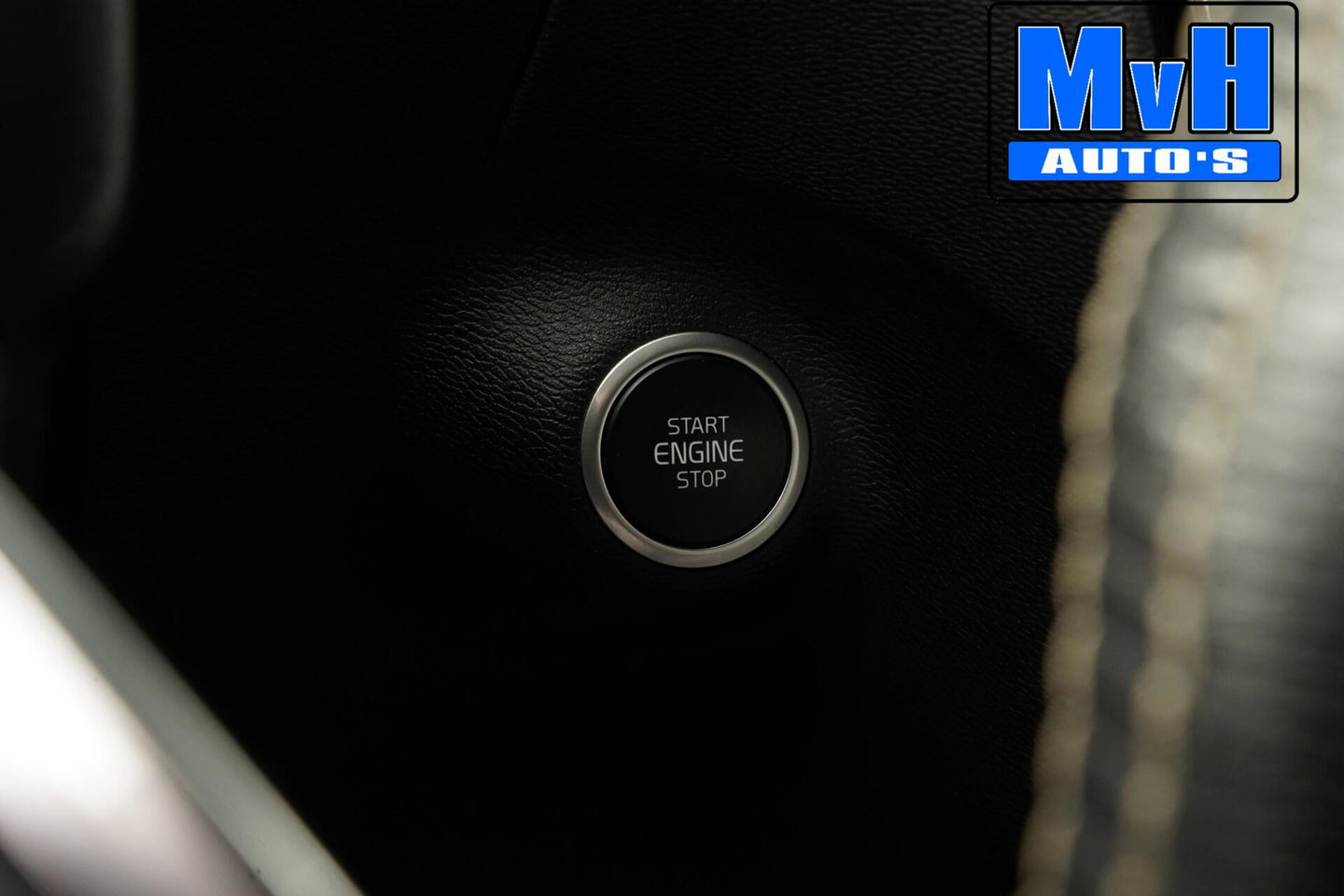 Volvo XC40 1.5 T5 PHEV R-Design|H/K|STUUR.STOELVW|CAM|SOH86%