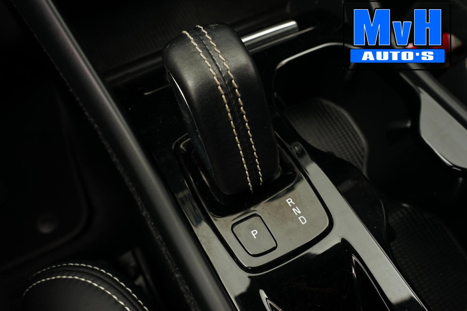Volvo XC40 1.5 T5 PHEV R-Design|H/K|STUUR.STOELVW|CAM|SOH86%