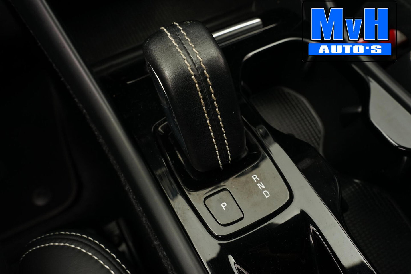 Volvo XC40 1.5 T5 PHEV R-Design|H/K|STUUR.STOELVW|CAM|SOH86%
