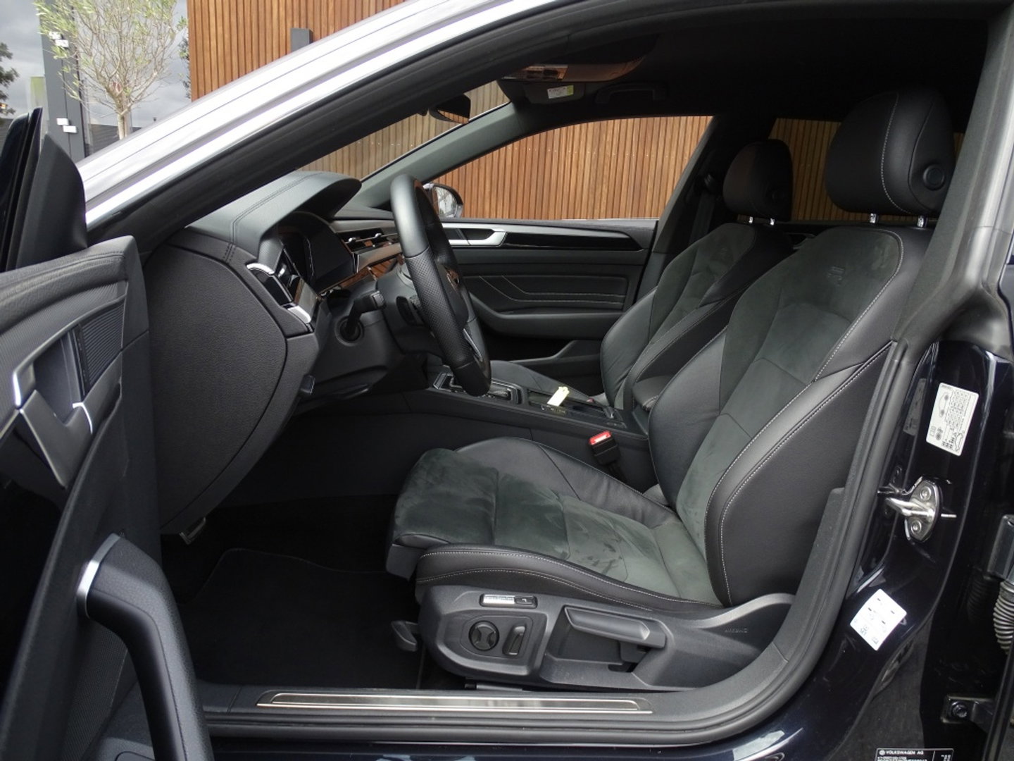 Volkswagen Arteon Shooting Brake 2.0 TSI 191PK DSG / R-Line / IQ-Light