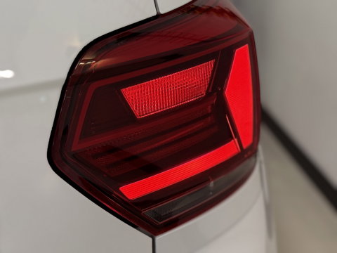 Volkswagen Polo 1.0 TSI 95PK Highline / LED / Stoelverwarming / 2019