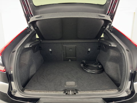 Volvo C40 Recharge Core 69 kWh [3-Fase-11kW] {SoH-93%} (INCL.BTW) Aut. *PANO | DIGI-COCKPIT | FULL-LED | CAMERA | NAVI-FULLMAP | ECC | PDC | HEATED-SPORTSEATS | PRIVACY-GLASS | 19''ALU*