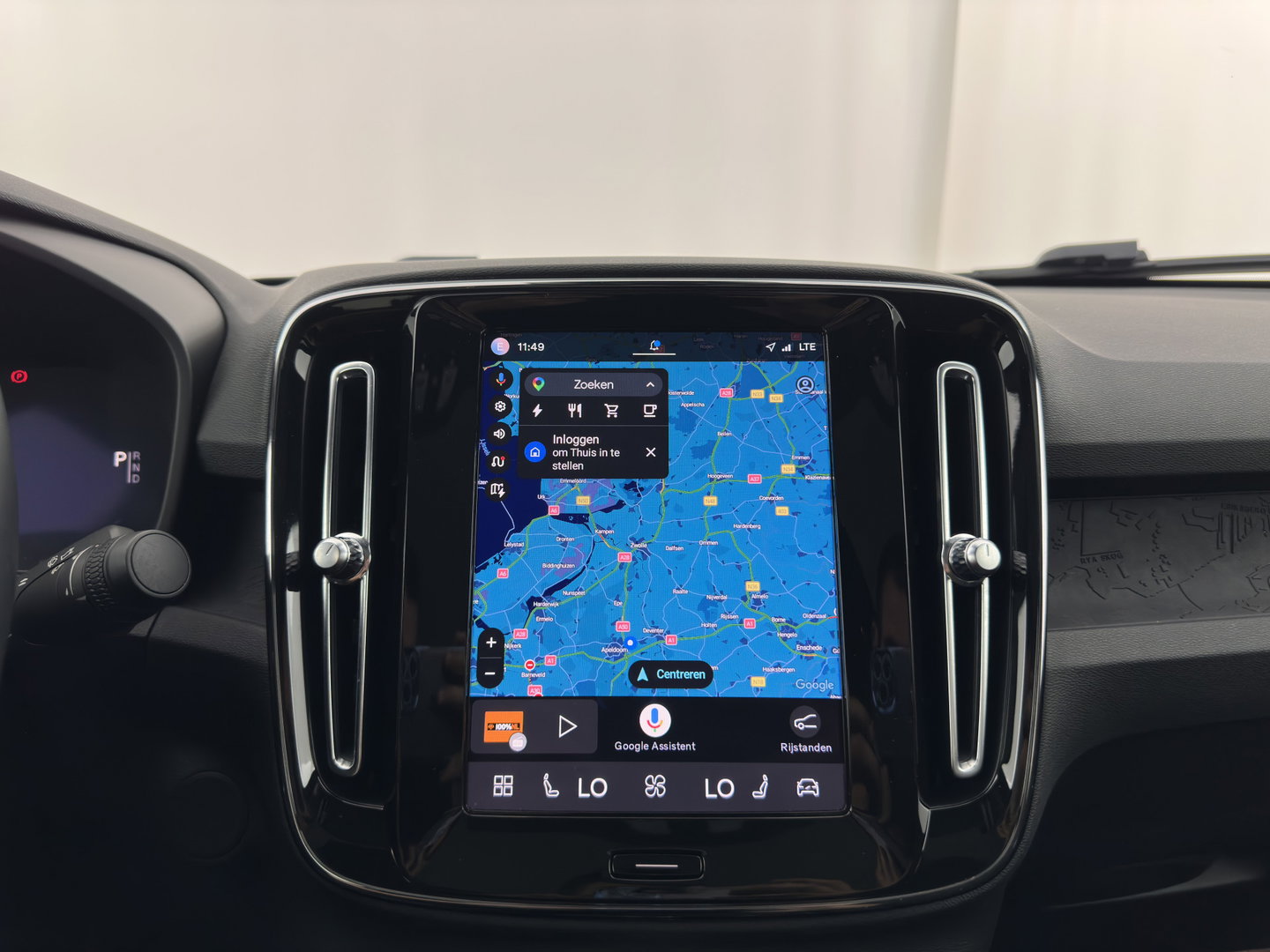 Volvo C40 Recharge Core 69 kWh [3-Fase-11kW] {SoH-93%} (INCL.BTW) Aut. *PANO | DIGI-COCKPIT | FULL-LED | CAMERA | NAVI-FULLMAP | ECC | PDC | HEATED-SPORTSEATS | PRIVACY-GLASS | 19''ALU*