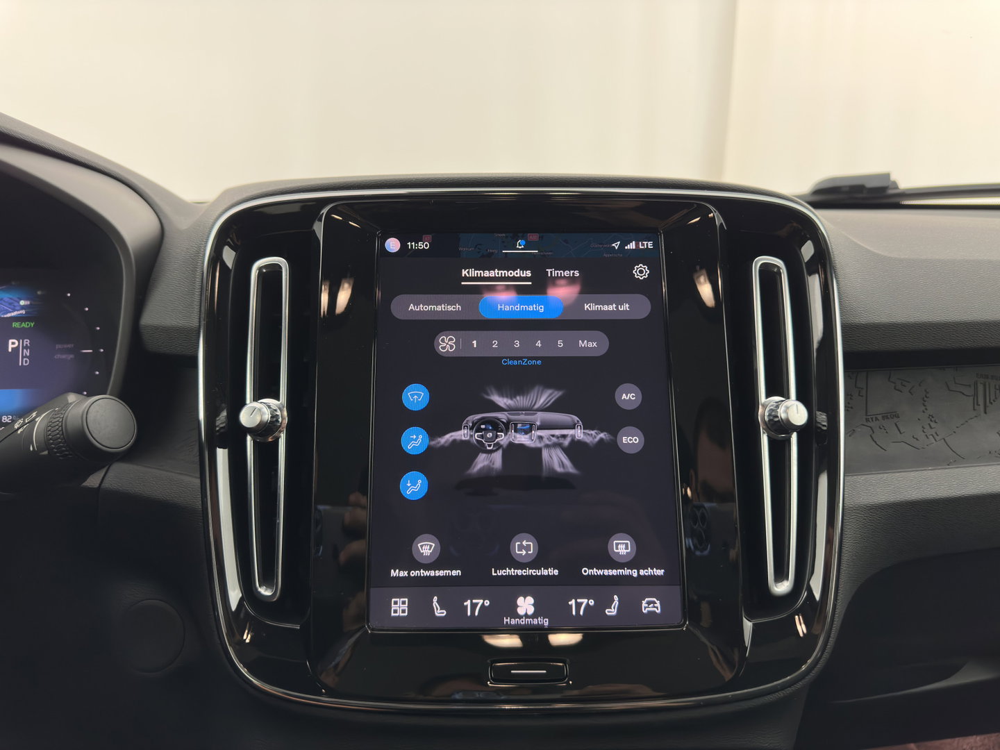 Volvo C40 Recharge Core 69 kWh [3-Fase-11kW] {SoH-93%} (INCL.BTW) Aut. *PANO | DIGI-COCKPIT | FULL-LED | CAMERA | NAVI-FULLMAP | ECC | PDC | HEATED-SPORTSEATS | PRIVACY-GLASS | 19''ALU*