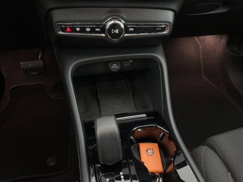 Volvo C40 Recharge Core 69 kWh [3-Fase-11kW] {SoH-93%} (INCL.BTW) Aut. *PANO | DIGI-COCKPIT | FULL-LED | CAMERA | NAVI-FULLMAP | ECC | PDC | HEATED-SPORTSEATS | PRIVACY-GLASS | 19''ALU*