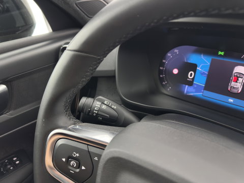 Volvo C40 Recharge Core 69 kWh [3-Fase-11kW] {SoH-93%} (INCL.BTW) Aut. *PANO | DIGI-COCKPIT | FULL-LED | CAMERA | NAVI-FULLMAP | ECC | PDC | HEATED-SPORTSEATS | PRIVACY-GLASS | 19''ALU*