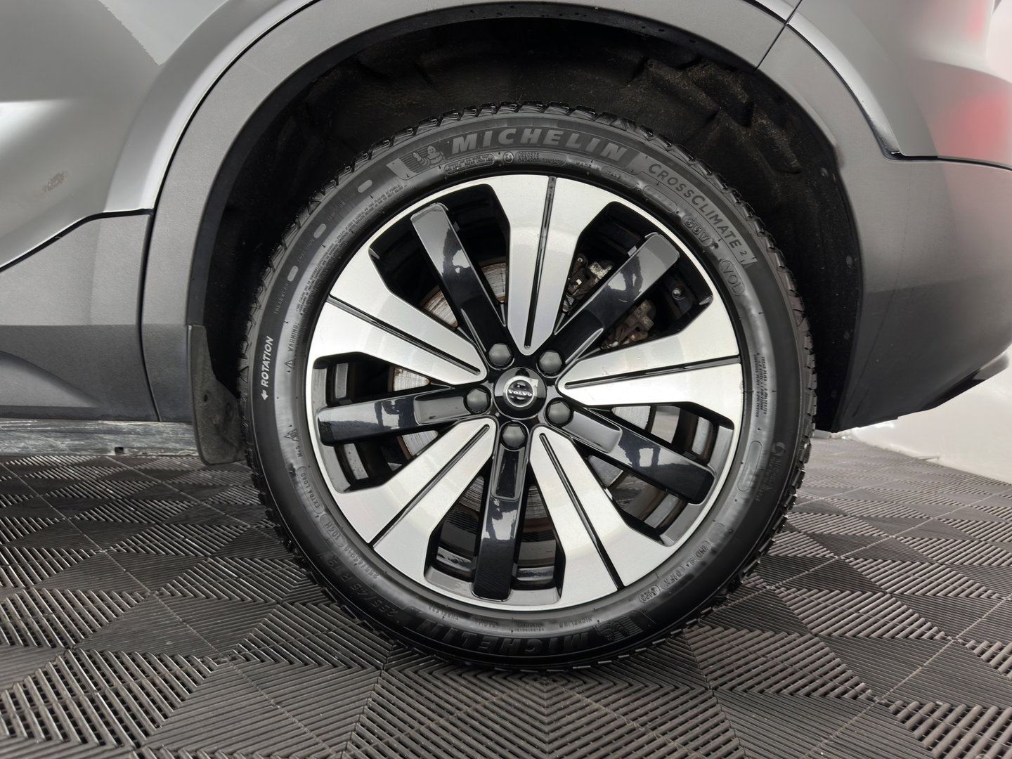 Volvo C40 Recharge Core 69 kWh [3-Fase-11kW] {SoH-93%} (INCL.BTW) Aut. *PANO | DIGI-COCKPIT | FULL-LED | CAMERA | NAVI-FULLMAP | ECC | PDC | HEATED-SPORTSEATS | PRIVACY-GLASS | 19''ALU*