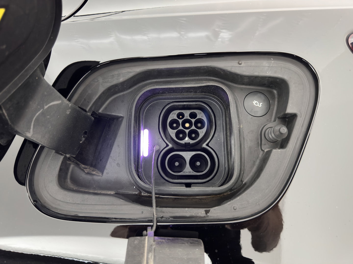 Volvo C40 Recharge Core 69 kWh [3-Fase-11kW] {SoH-93%} (INCL.BTW) Aut. *PANO | DIGI-COCKPIT | FULL-LED | CAMERA | NAVI-FULLMAP | ECC | PDC | HEATED-SPORTSEATS | PRIVACY-GLASS | 19''ALU*