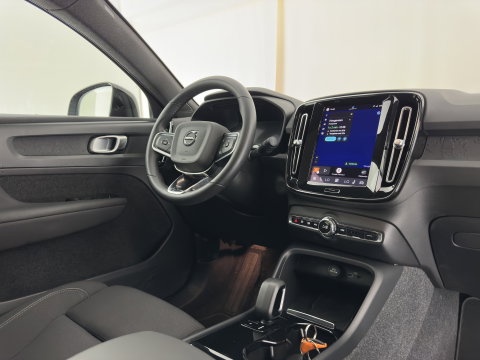 Volvo C40 Recharge Core 69 kWh [3-Fase-11kW] {SoH-93%} (INCL.BTW) Aut. *PANO | DIGI-COCKPIT | FULL-LED | CAMERA | NAVI-FULLMAP | ECC | PDC | HEATED-SPORTSEATS | PRIVACY-GLASS | 19''ALU*