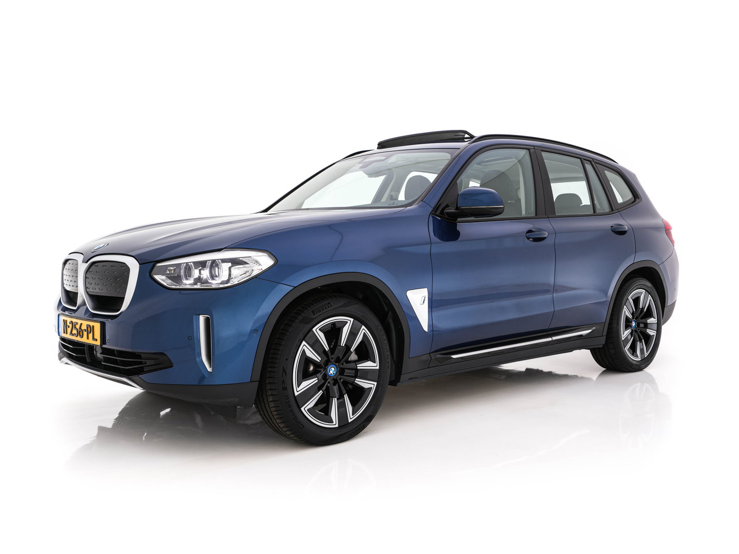 BMW iX3 Executive 80 kWh [3-Fase-11kW ] {SoH-98%} (INCL-BTW) Aut. *PANO | LEATHER | ADAPTIVE-CRUISE | FULL-LED | MEMORY-PACK | DIGI-COCKPIT | HEATED-COMFORTSEATS | KEYLESS | CAMERA | DAB+ | 19''ALU*