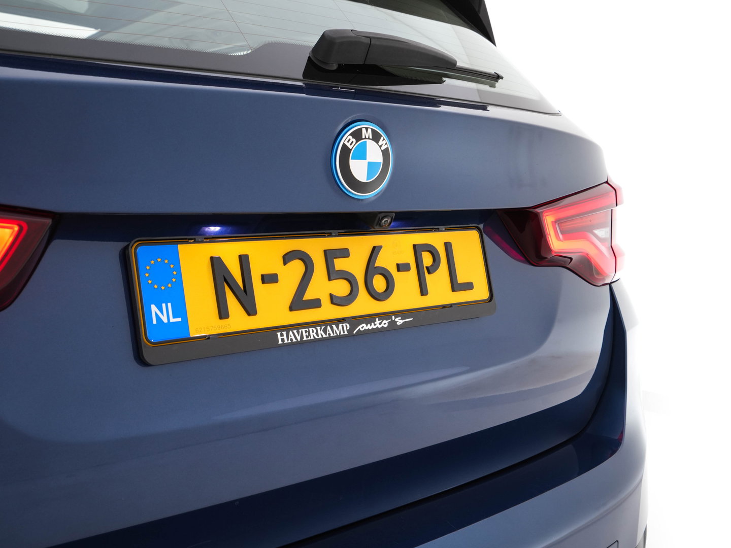 BMW iX3 Executive 80 kWh [3-Fase-11kW ] {SoH-98%} (INCL-BTW) Aut. *PANO | LEATHER | ADAPTIVE-CRUISE | FULL-LED | MEMORY-PACK | DIGI-COCKPIT | HEATED-COMFORTSEATS | KEYLESS | CAMERA | DAB+ | 19''ALU*