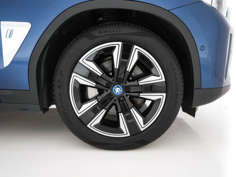 BMW iX3 Executive 80 kWh [3-Fase-11kW ] {SoH-98%} (INCL-BTW) Aut. *PANO | LEATHER | ADAPTIVE-CRUISE | FULL-LED | MEMORY-PACK | DIGI-COCKPIT | HEATED-COMFORTSEATS | KEYLESS | CAMERA | DAB+ | 19''ALU*