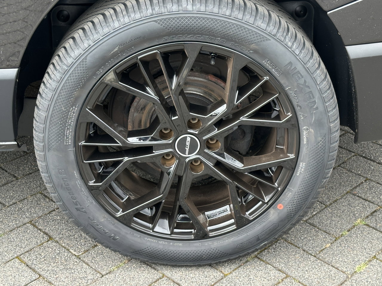 Nissan NV300