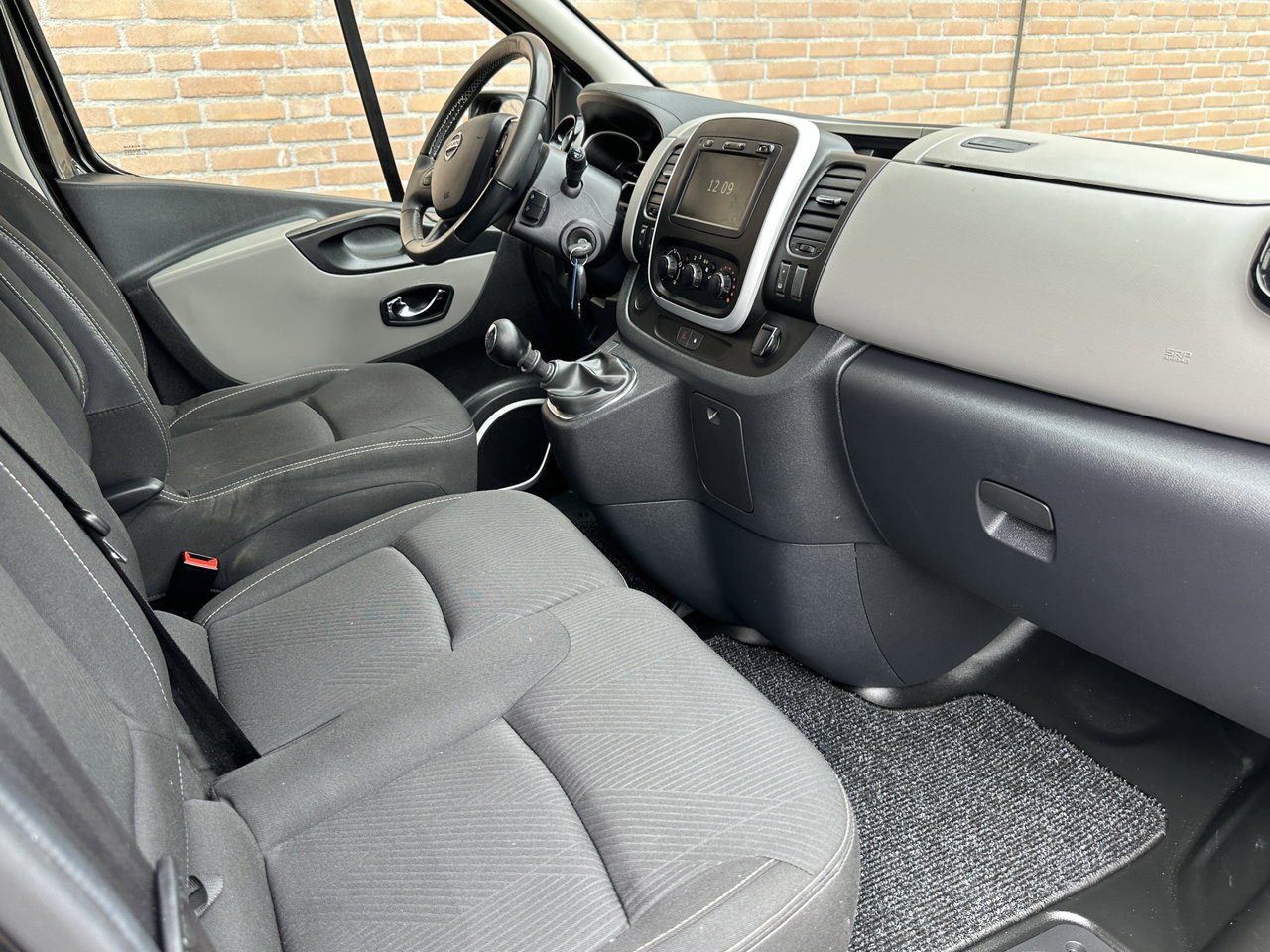 Nissan NV300